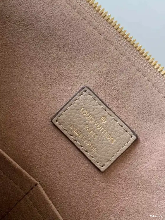 V LOUIS TOTE MM VUITTON 0425
